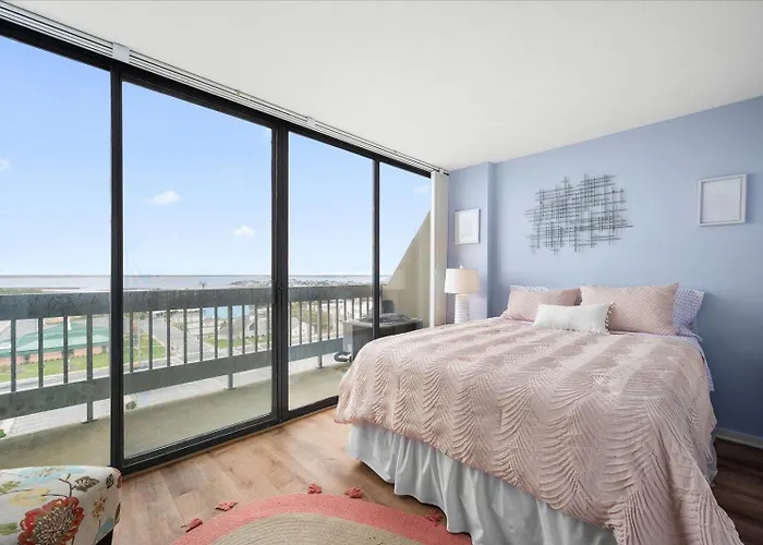 Spacious 2 Bedroom Ocean Front At The Century With Indoor Pool! Ocean Stadt