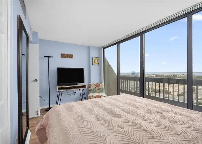 Spacious 2 Bedroom Ocean Front At The Century With Indoor Pool! Ferienhaus *