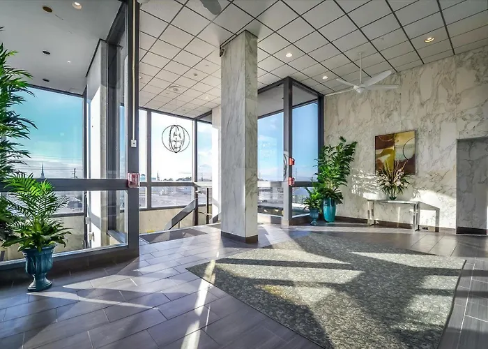 Spacious 2 Bedroom Ocean Front At The Century With Indoor Pool!
